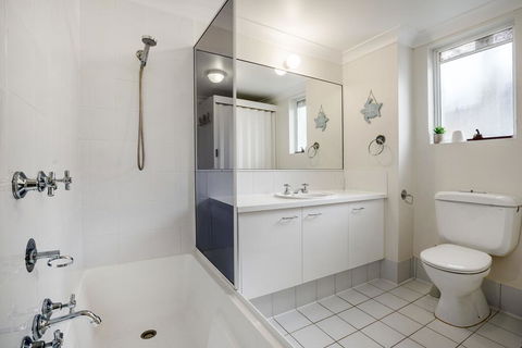 4 Cote D Azur 6 Douglas Street - Accommodation Brisbane 2
