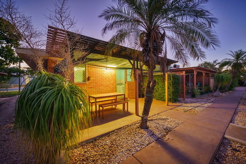 4/1 Maidstone Crescent - Accommodation Brisbane 0