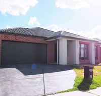 5 Bed 2 Bath big house - Accommodation Brisbane