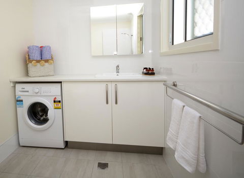 545 Esplanade - Accommodation Brisbane 1