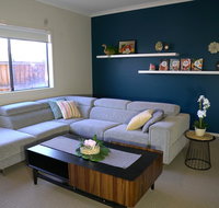 6 Bedrooms Contemporary Big House at Pakenhem