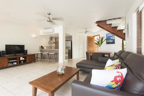 6 Templemoon - Accommodation Brisbane 1