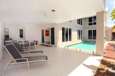 60 Beachway Parade, Marcoola, 500 BOND, Linen Supplied - Accommodation Brisbane 2