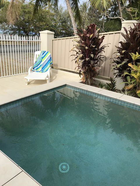 67 Casuarina Beachhouse - Accommodation Brisbane 2