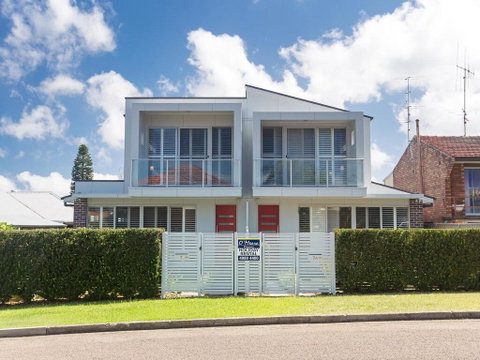 7 Judith Street - Stunning Duplex With Ducted Air - Accommodation Brisbane 0