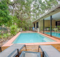 8 Ibis Court - Rainbow Shores Swimming Pool Walk to Beach Executive Beach House