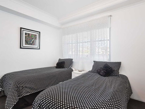 9 'Nelson Towers' 71a Victoria Parade - Unit In The Heart Of Nelson Bay With Water Views - Accommodation Brisbane 3