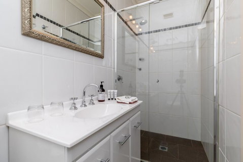 94Best Apartments - Accommodation Brisbane 0