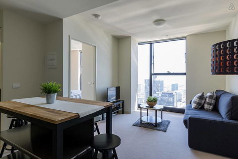 A Cozy CBD Suite With Spectacular City Views - Accommodation Brisbane 0