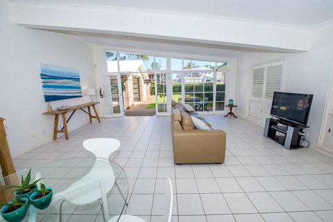 A Foreshore - Salamander Bay - Accommodation Brisbane 3