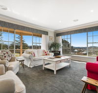 A House With A View Molong. NSW - Accommodation Brisbane