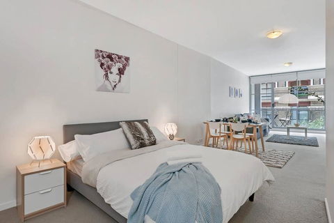A Modern & Stylish Studio Near Darling Harbour - Accommodation Brisbane 1