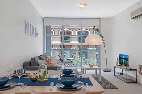 A Modern & Stylish Studio Near Darling Harbour - Accommodation Brisbane 0