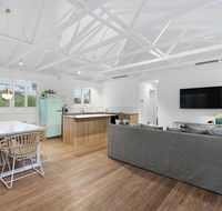 A PERFECT STAY - Sunset Beach - Summer Breeze - Accommodation Brisbane
