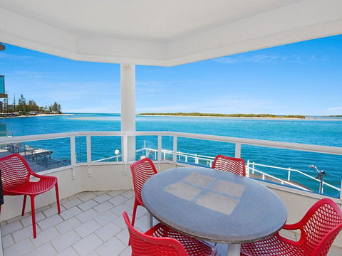 Absolute Waterfront On The Pumicestone Passage - Accommodation Brisbane 2