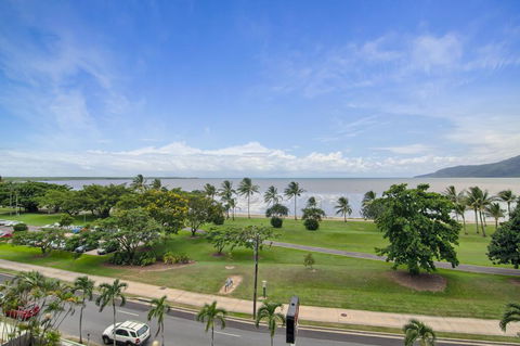 Acacia Court Hotel - Accommodation Brisbane 2