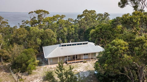 Acacia Lakehouse - The Lake At Your Doorstep - Accommodation Brisbane 0