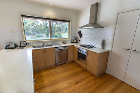 Acacia Lakehouse - The Lake At Your Doorstep - Accommodation Brisbane 2