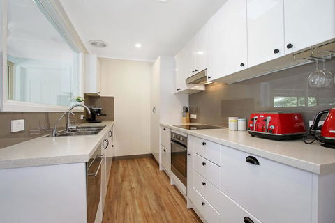 Acaronar - Accommodation Brisbane 0