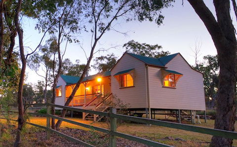 Accommodation Creek Cottages & Sundown View Suites - Accommodation Brisbane 0