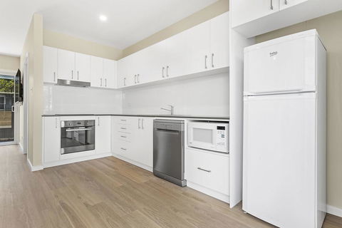 Achilles Street, 1/6 - Accommodation Brisbane 3