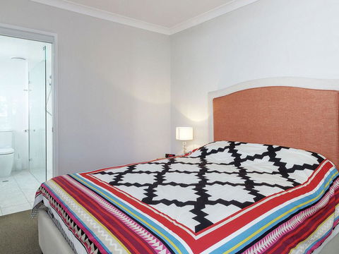 Across The Road From The Beach! - Accommodation Brisbane 2