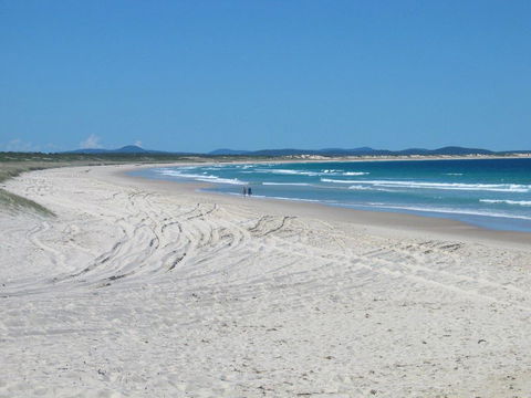 Across The Road From The Beach! - Accommodation Brisbane 3