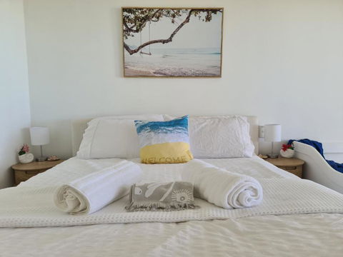 Dolphin Heads - Resort Unit - Absolute Beachfront! - Whitsunday Getaway! - Accommodation Brisbane 3