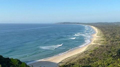 Dolphins Beach House - Accommodation Brisbane 1