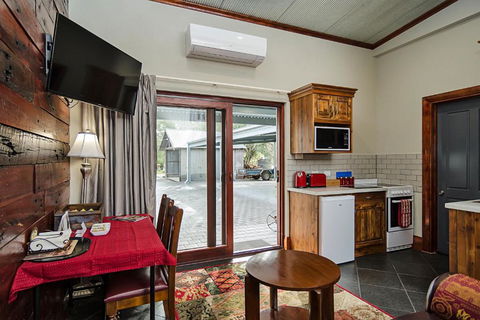 Eagle Foundry Bed & Breakfast - Accommodation Brisbane 3