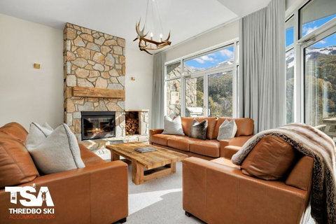 Eagle Oak Chalet - Accommodation Brisbane 0