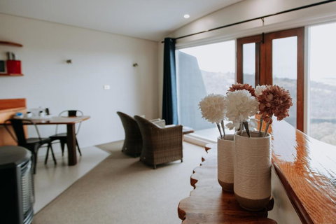 Eagle View Escape - Accommodation Brisbane 1