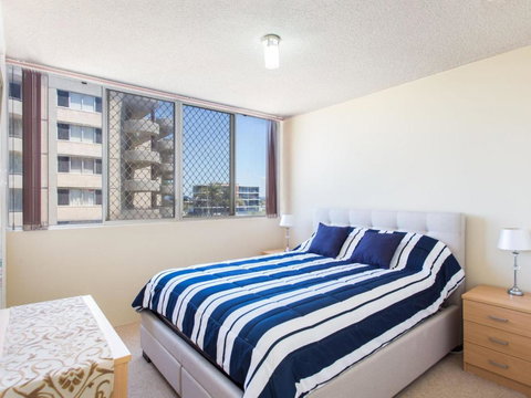 Ebbtide 6 - Accommodation Brisbane 2