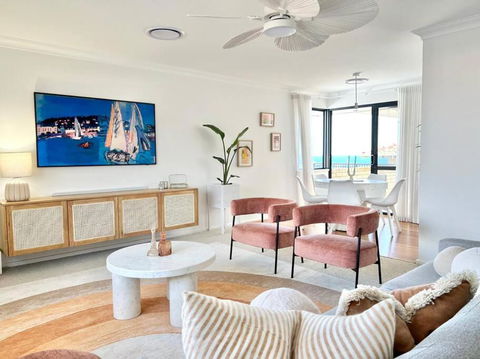 Dolce Vista - North Beach Coastal Haven - Accommodation Brisbane 3