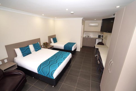 Exies Bagtown - Accommodation Brisbane 0