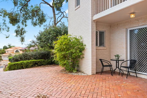 Elegant 1-Bed With Patio Overlooking Nature - Accommodation Brisbane 4