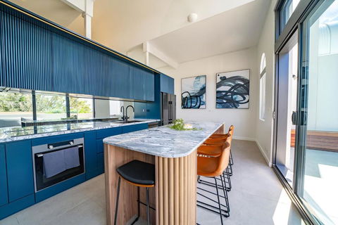 Elegant 3BR Apt -Bondi Junction & Stunning Skyline - Accommodation Brisbane 4