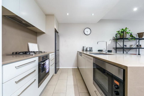 Elegant Apartment In Kingston Foreshore - Accommodation Brisbane 1