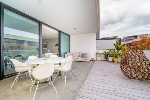 Elegant Apartment In Kingston Foreshore - Accommodation Brisbane 3