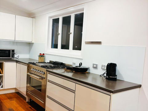 Elegant Villa Near Shopping Mall - Accommodation Brisbane 1