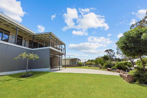 Elevation - Accommodation Brisbane 3