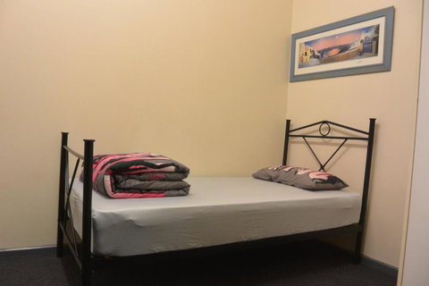 Elizabeth Hostel - Accommodation Brisbane 0