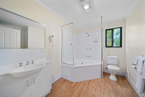 Emerald Motel Apartments - Accommodation Brisbane 3