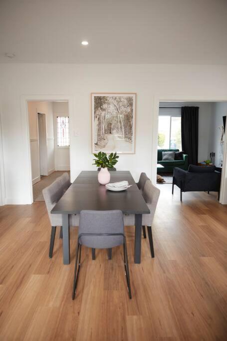 Enjoy A Renovated Retreat With Outdoor Bath - Accommodation Brisbane 2