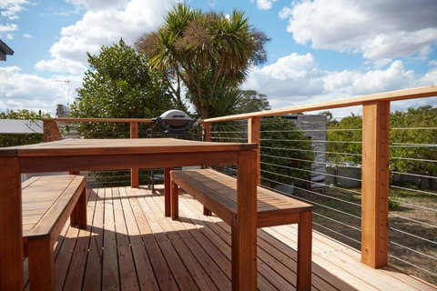 Enjoy A Renovated Retreat With Outdoor Bath - Accommodation Brisbane 1