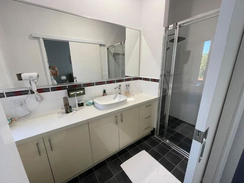 Equitice Spring Moonlight Villa - Accommodation Brisbane 2