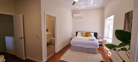 Fab 4brm Home With Pool A 15 Min Walk To Beach - Accommodation Brisbane 2