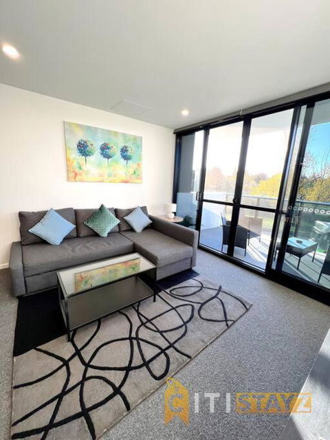 Fab In Phillip - 2bd 2bth Apt - Close To CBR Hospital - Accommodation Brisbane 0
