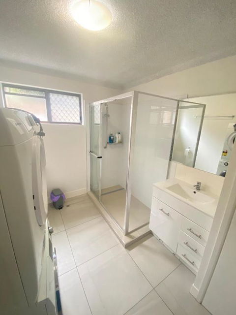 Fabulous Canal-front Unit In Mooloolaba - Accommodation Brisbane 2