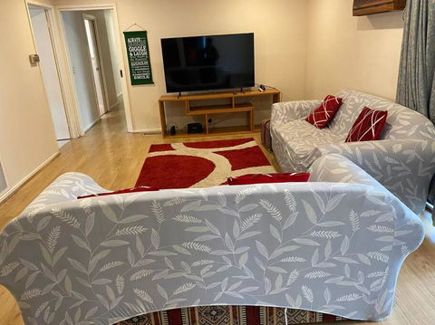 Family Home- Close To Knox City & Dandenong Ranges - Accommodation Brisbane 0